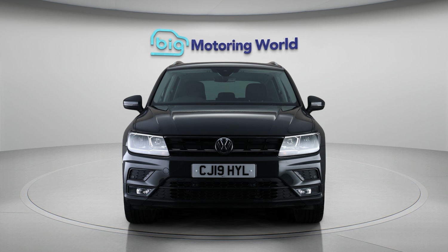 Used Volkswagen Tiguan 2019 for sale - 77854911: Photo 2