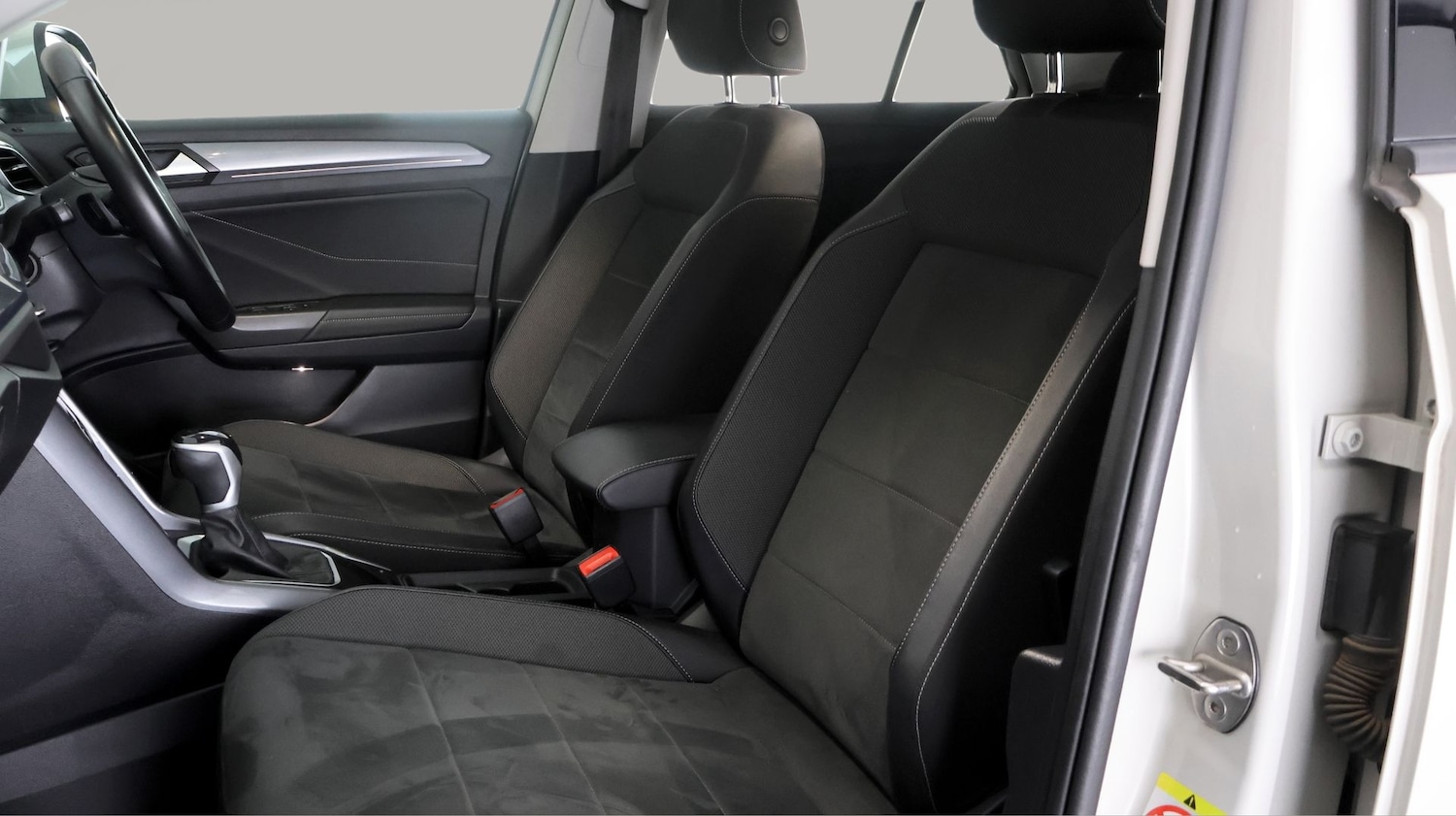 Used Volkswagen T-Roc 2022 for sale - 77502789: Photo 14