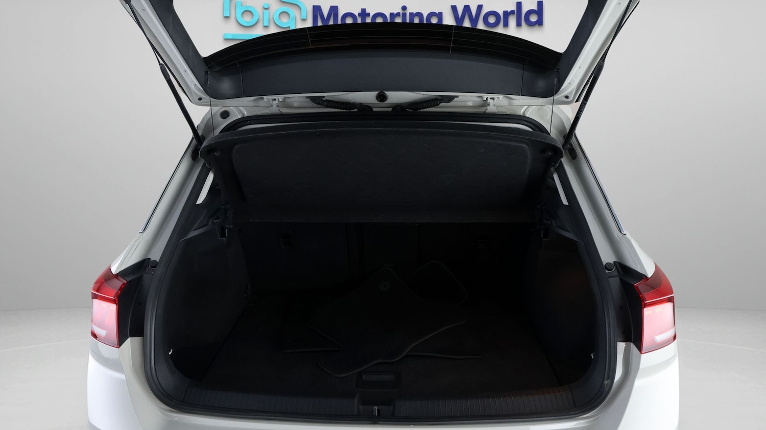 Used Volkswagen T-Roc 2022 for sale - 77502789: Photo 17