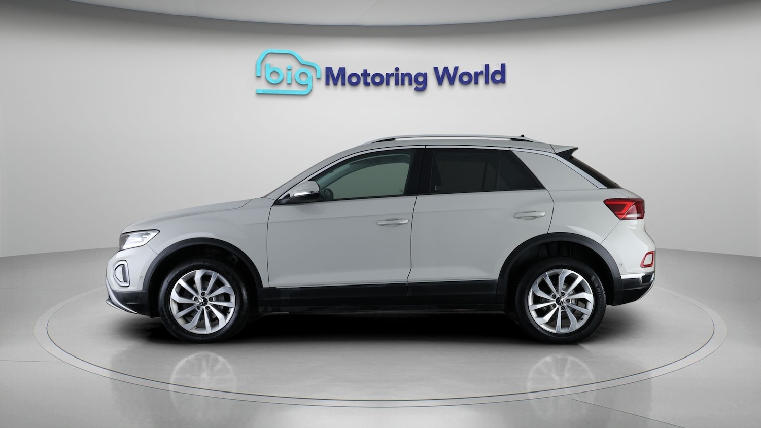 Used Volkswagen T-Roc 2022 for sale - 77502789: Photo 4