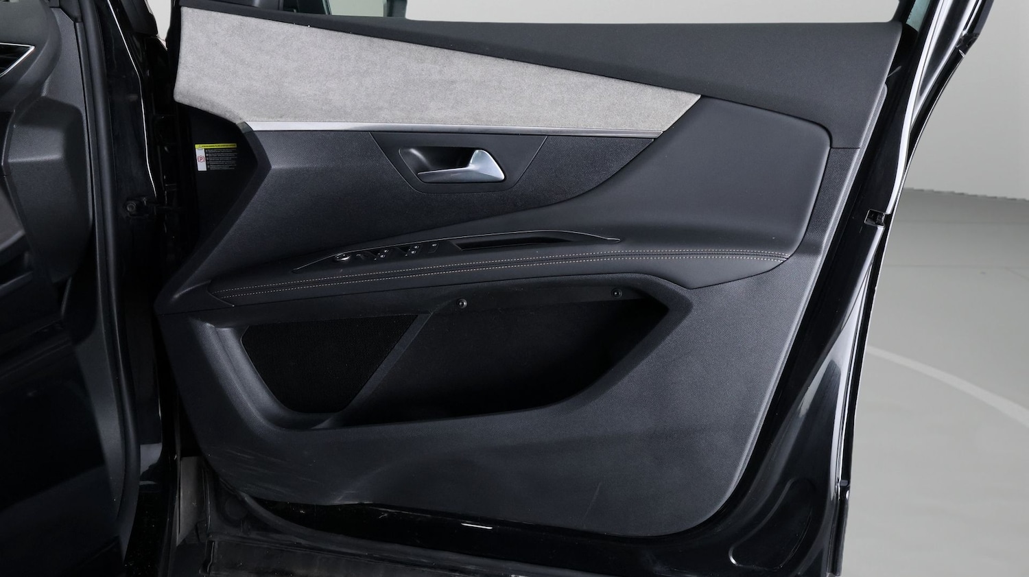 Used Peugeot 5008 2023 for sale - 77964719: Photo 15