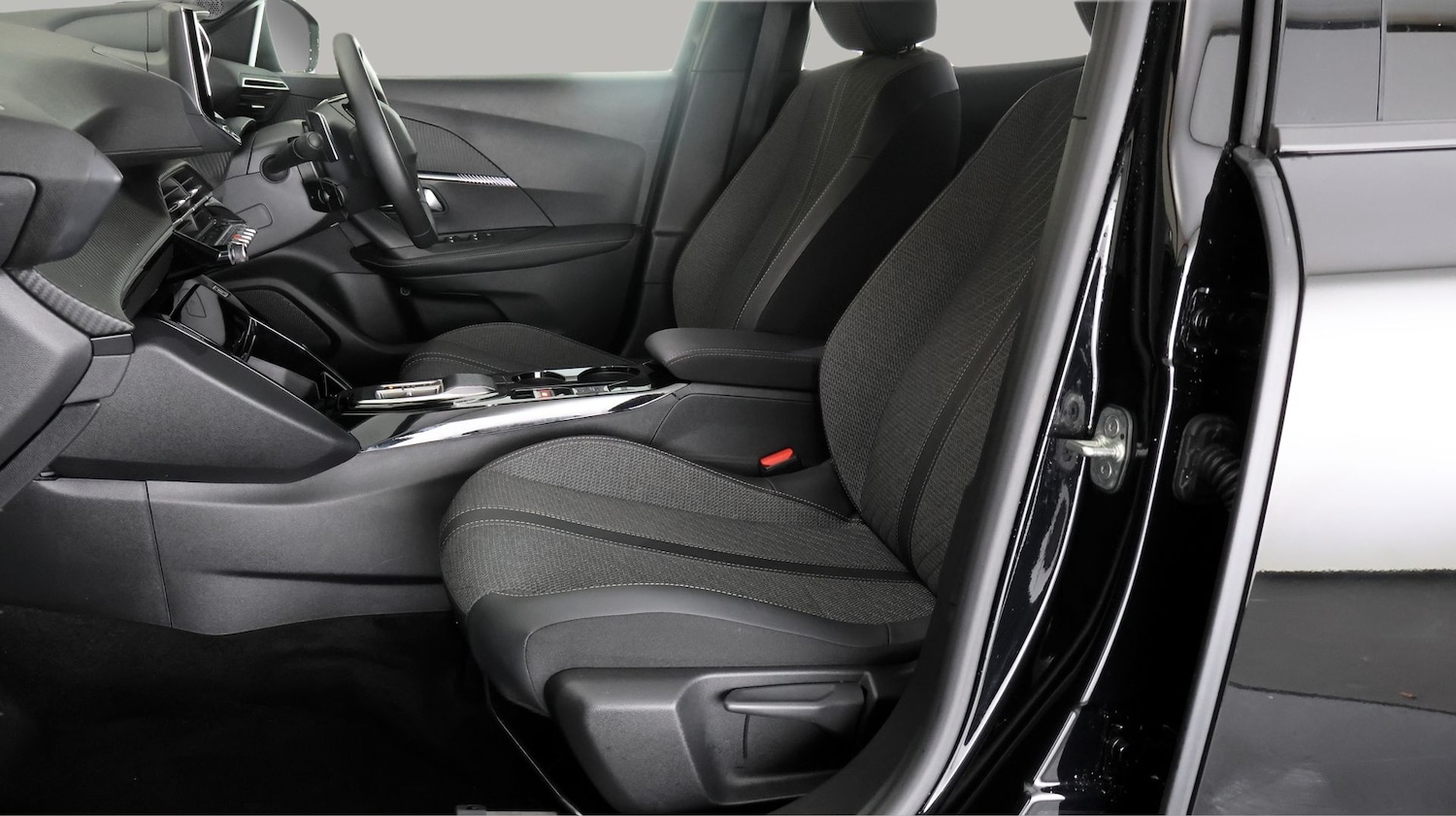 Used Peugeot 2008 2024 for sale - 77946896: Photo 13