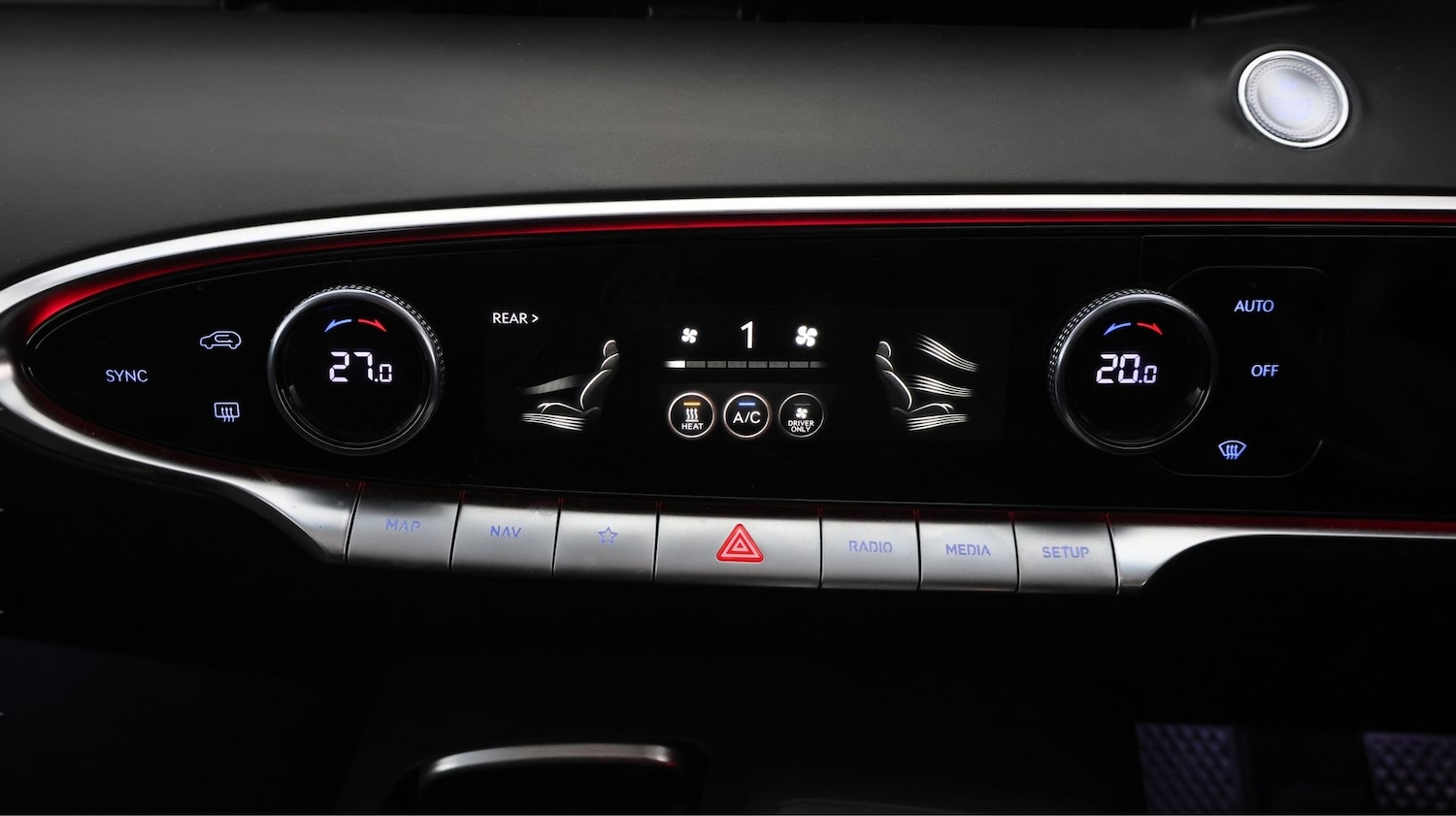 Used Genesis GV70 2023 for sale - 77918401: Photo 11