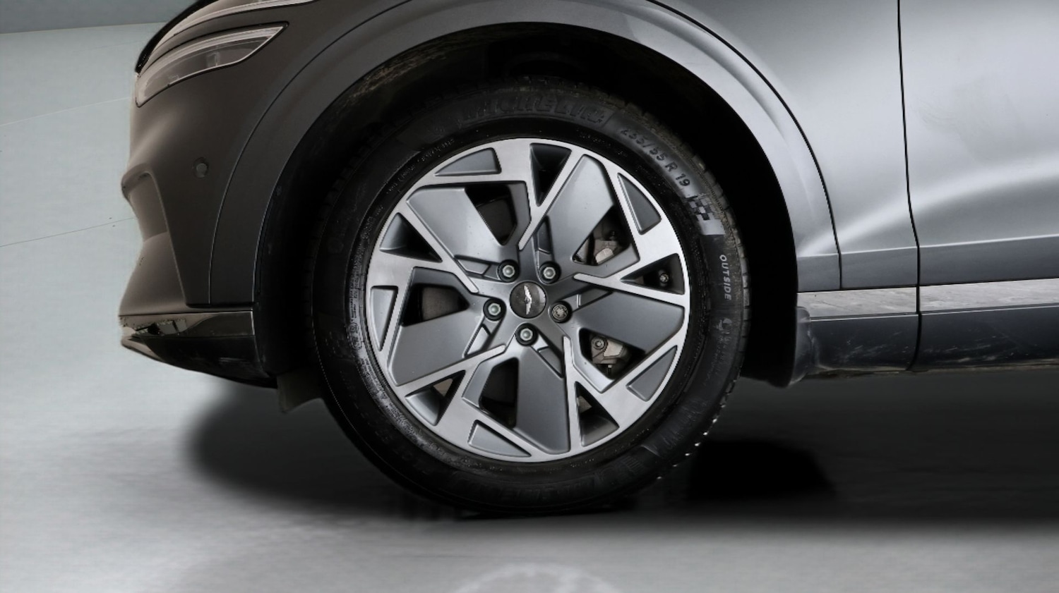 Used Genesis GV70 2023 for sale - 77918401: Photo 17