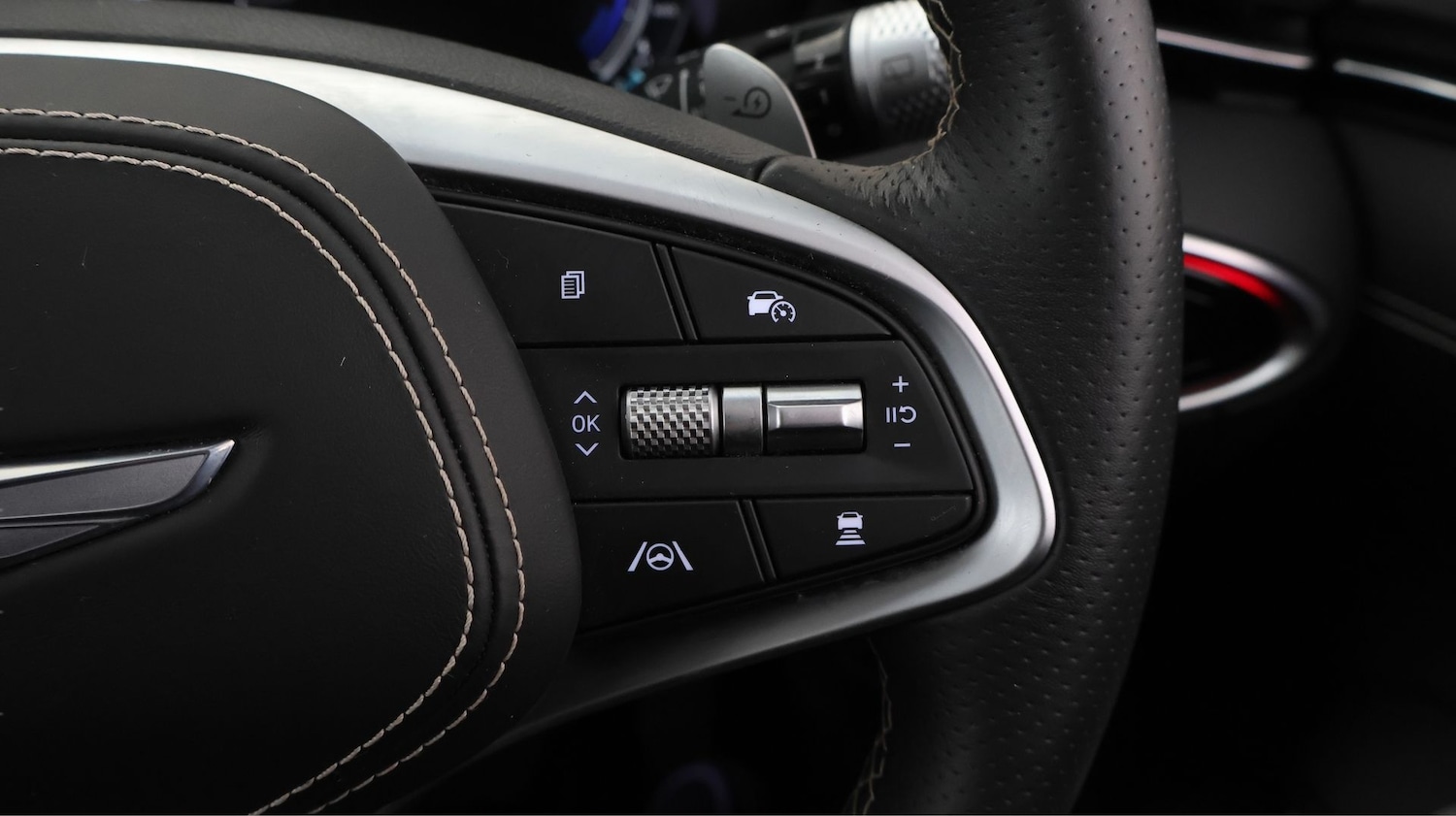 Used Genesis GV70 2023 for sale - 77918401: Photo 23