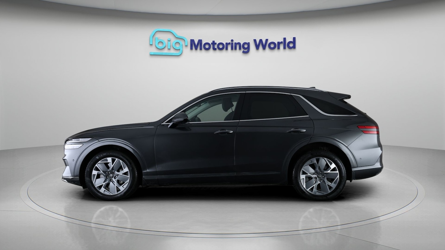 Used Genesis GV70 2023 for sale - 77918401: Photo 4