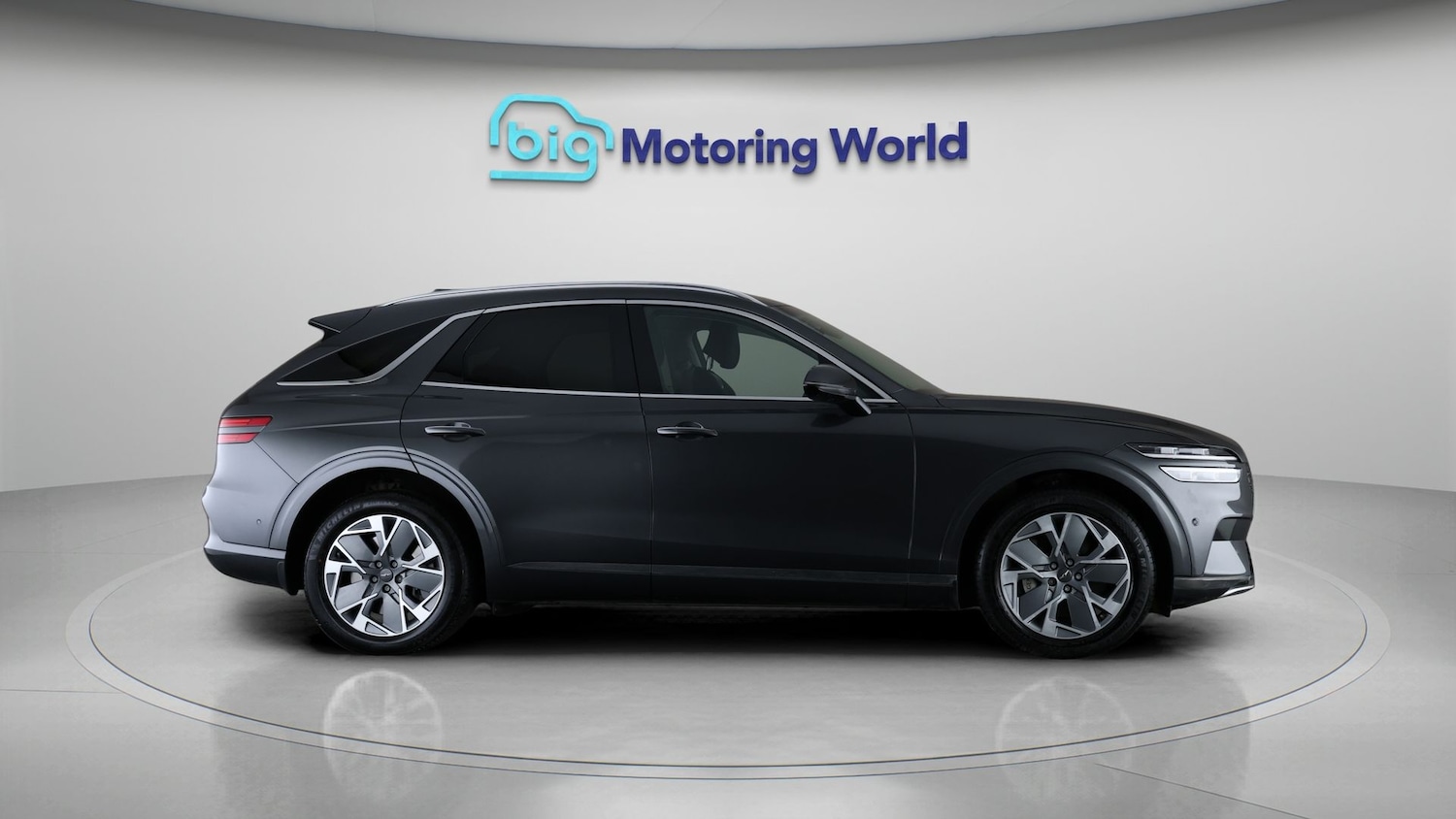 Used Genesis GV70 2023 for sale - 77918401: Photo 8