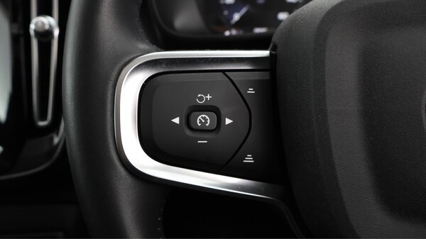 Used Volvo XC40 2021 for sale - 76214842: Photo 25
