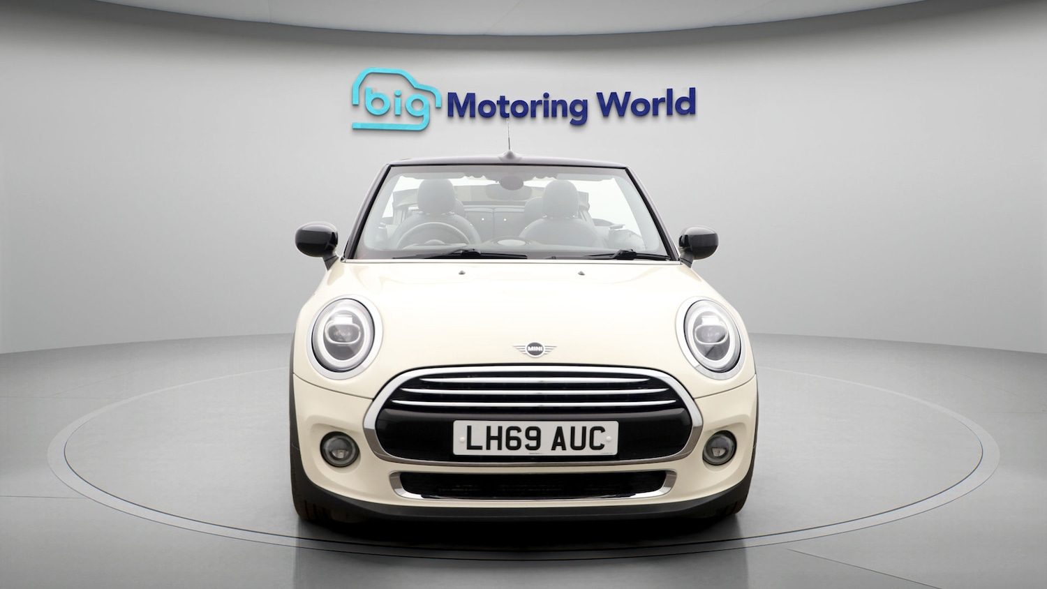 Used MINI Convertible 2019 for sale - 77797097: Photo 2