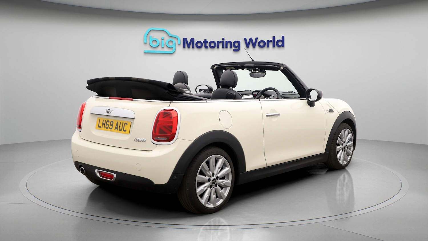 Used MINI Convertible 2019 for sale - 77797097: Photo 7