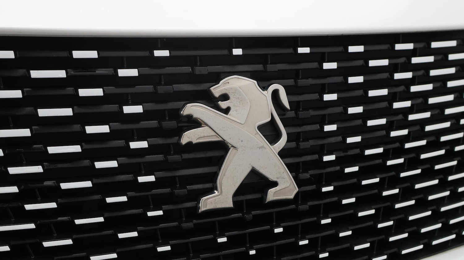Used Peugeot E-2008 2023 for sale - 76072364: Photo 23