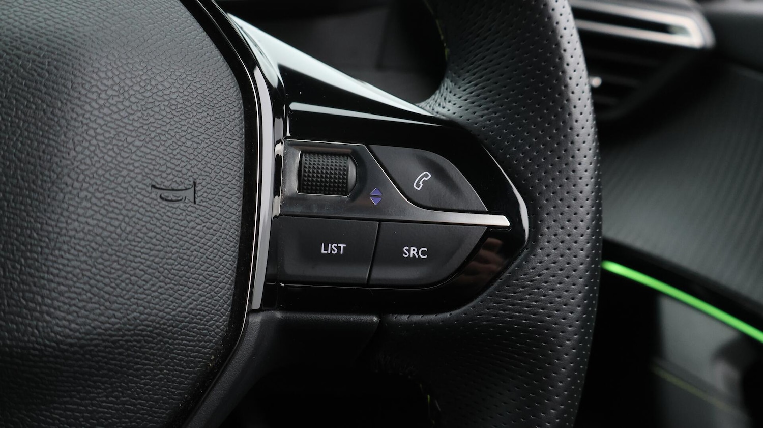 Used Peugeot E-2008 2023 for sale - 76072364: Photo 26