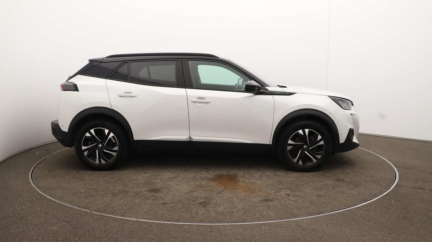 Used Peugeot E-2008 2023 for sale - 76072364: Photo 53