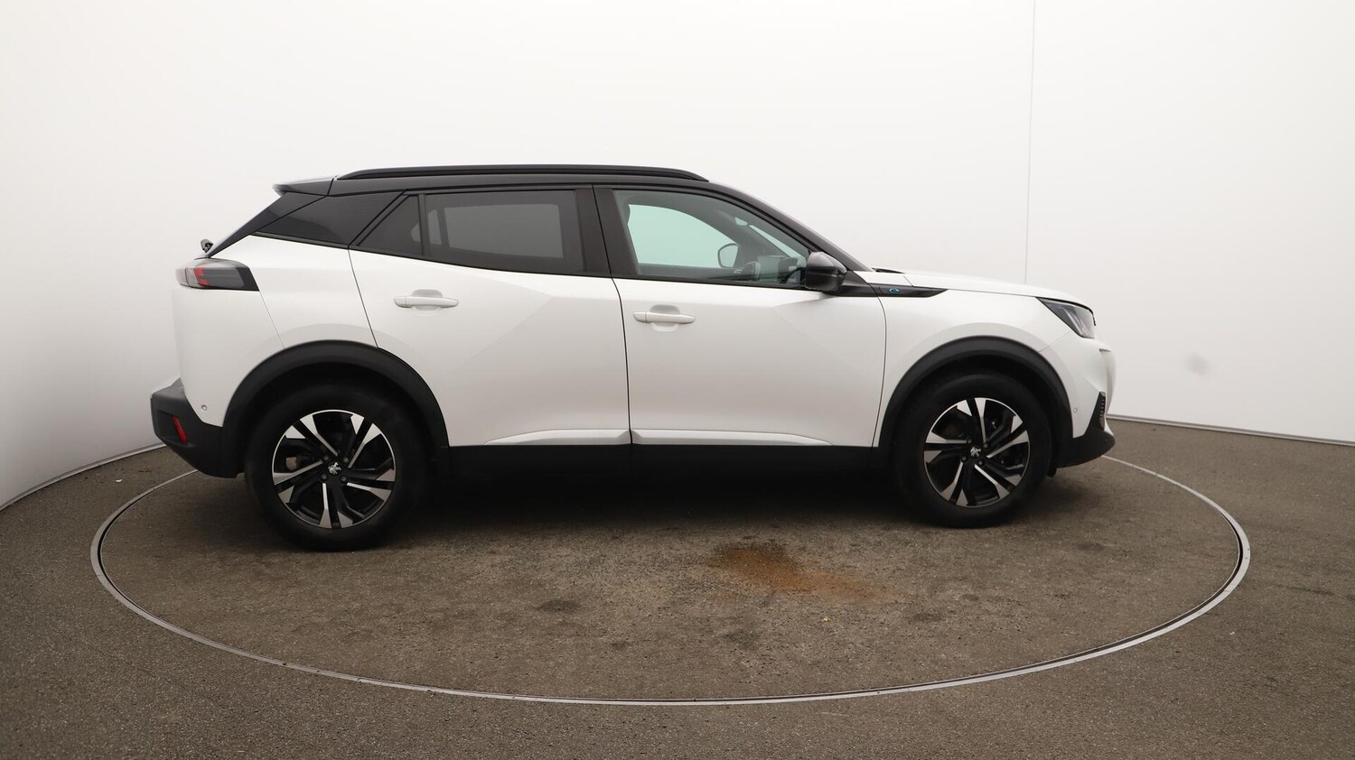 Used Peugeot E-2008 2023 for sale - 76072364: Photo 54