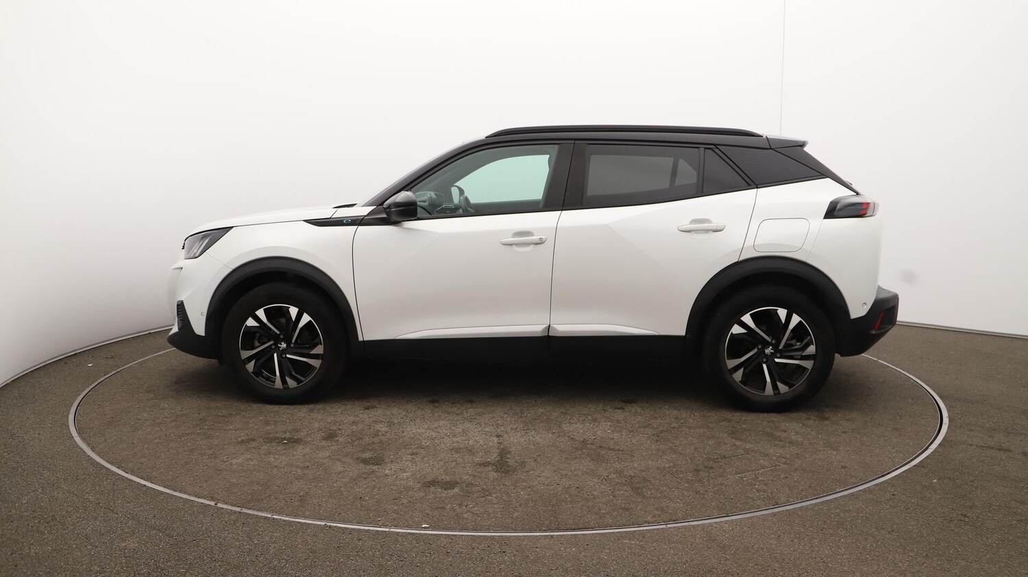Used Peugeot E-2008 2023 for sale - 76072364: Photo 68