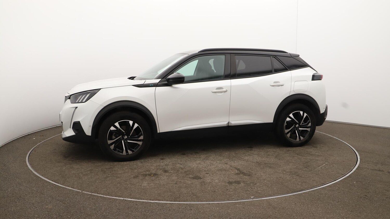Used Peugeot E-2008 2023 for sale - 76072364: Photo 70
