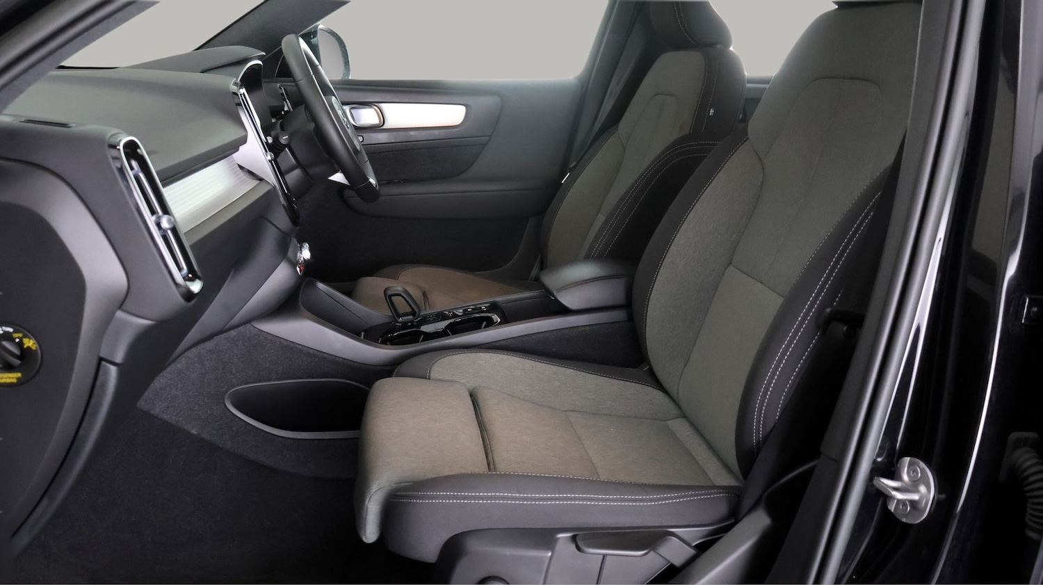 Used Volvo XC40 2023 for sale - 78141113: Photo 14