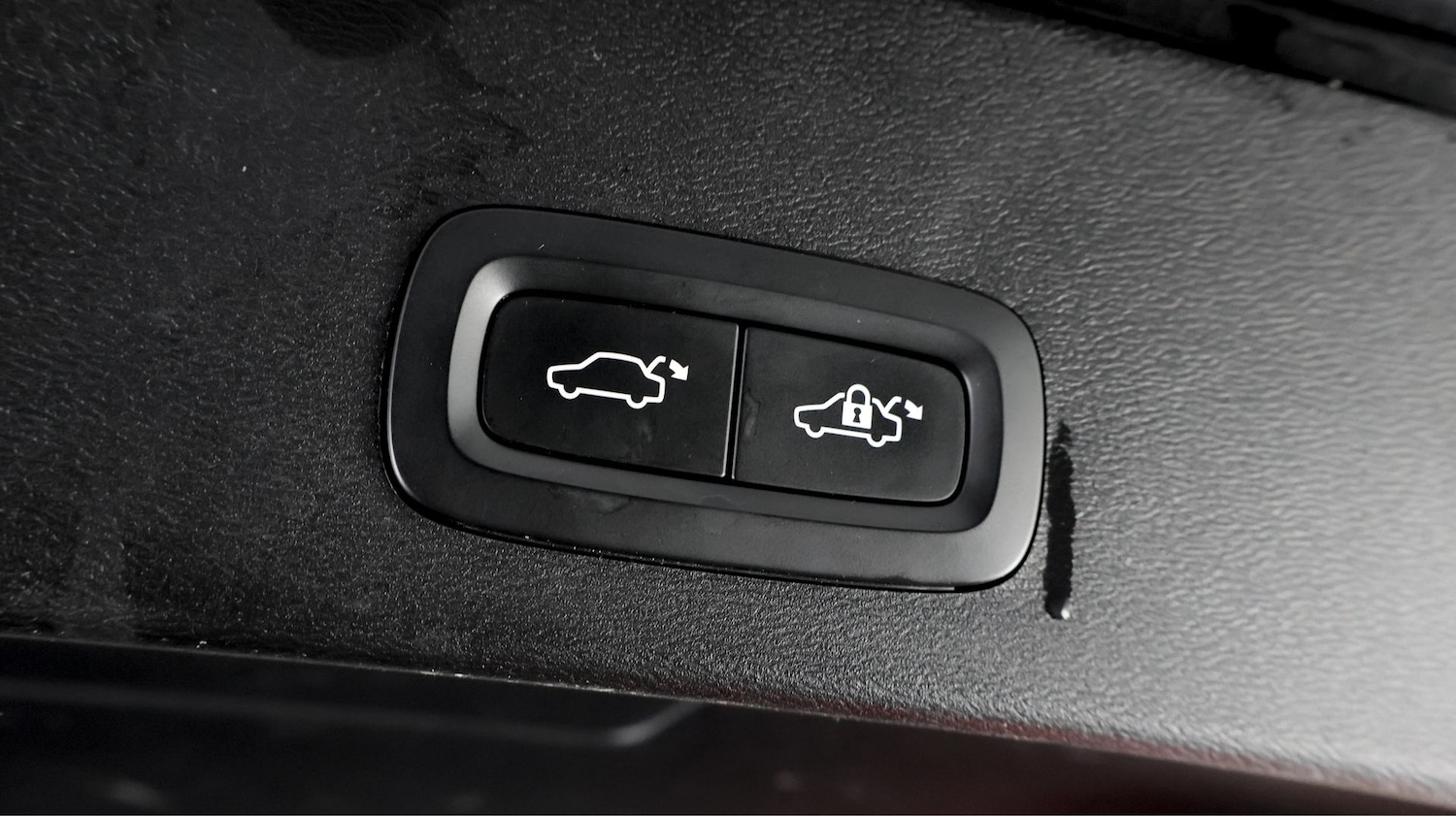 Used Volvo XC40 2023 for sale - 78141113: Photo 21