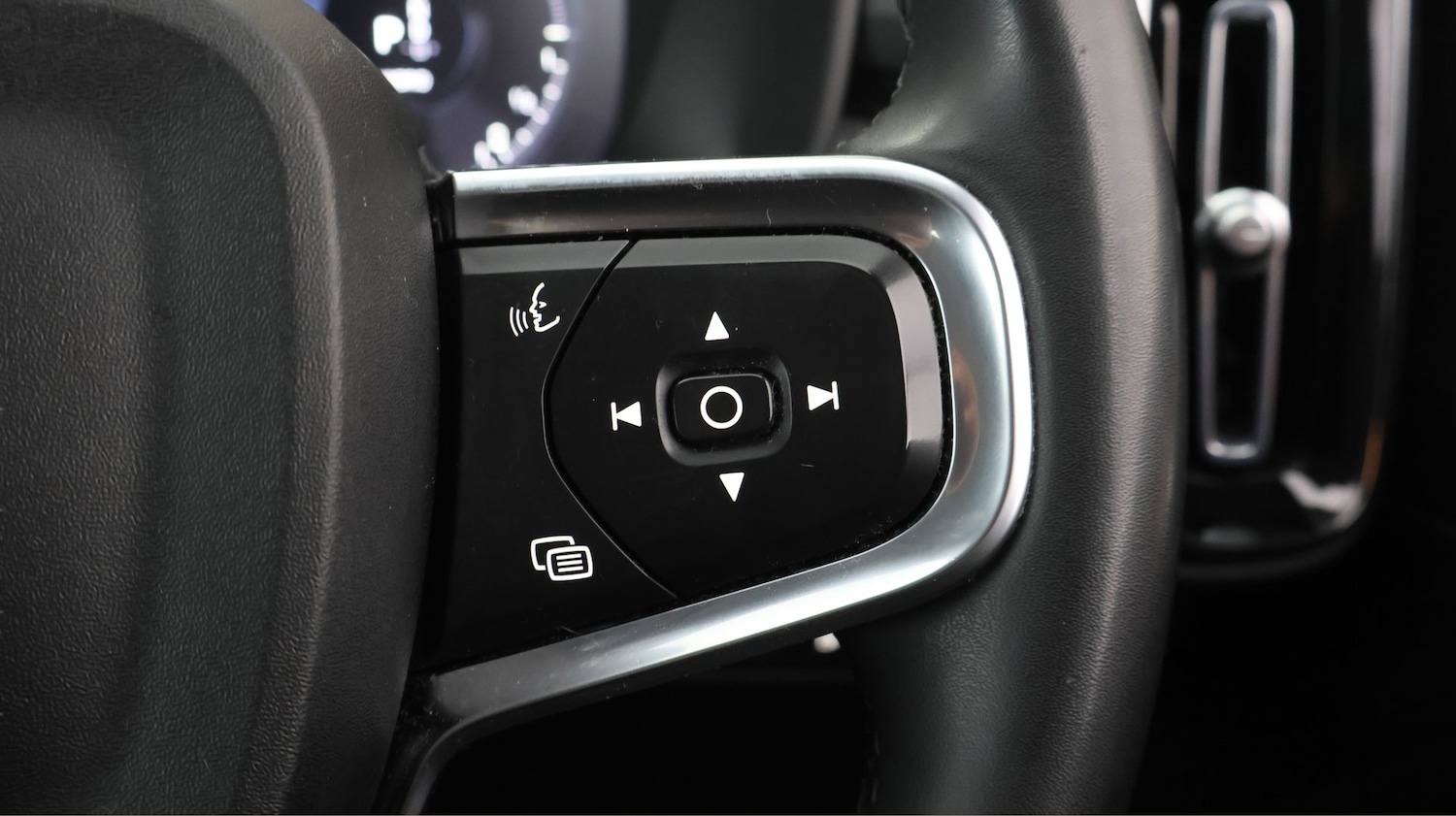 Used Volvo XC40 2023 for sale - 78141113: Photo 23