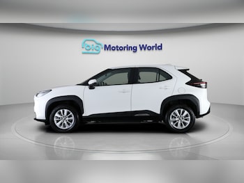 Used Toyota Yaris Cross 2023 for sale - 77643546: Photo