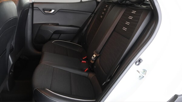 Used Kia Stonic 2022 for sale - 76315263: Photo 16
