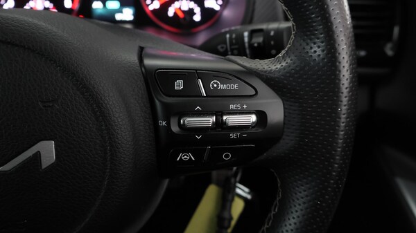 Used Kia Stonic 2022 for sale - 76315263: Photo 23