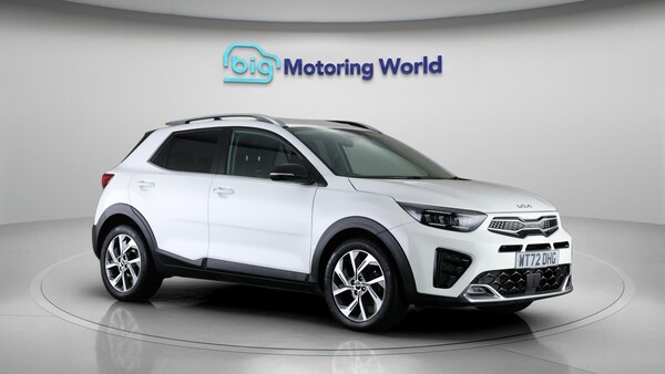 Used Kia Stonic 2022 for sale - 76315263: Photo 2
