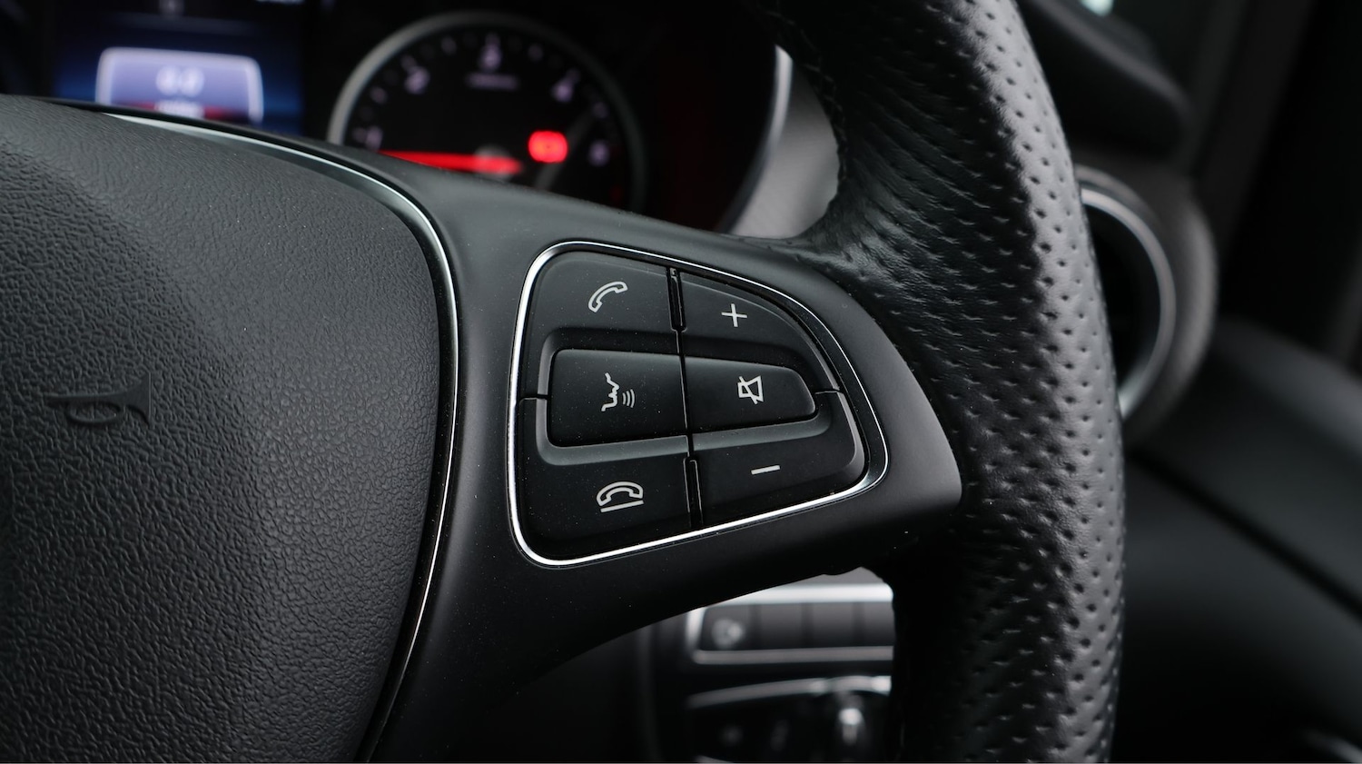 Used Mercedes-Benz V-Class 2023 for sale - 77700850: Photo 26