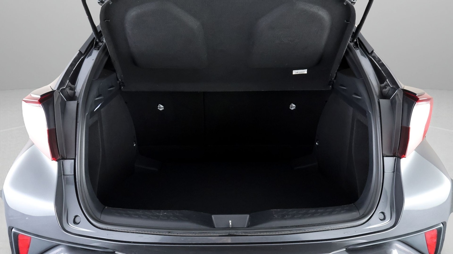 Used Toyota C-HR 2023 for sale - 77632579: Photo 16