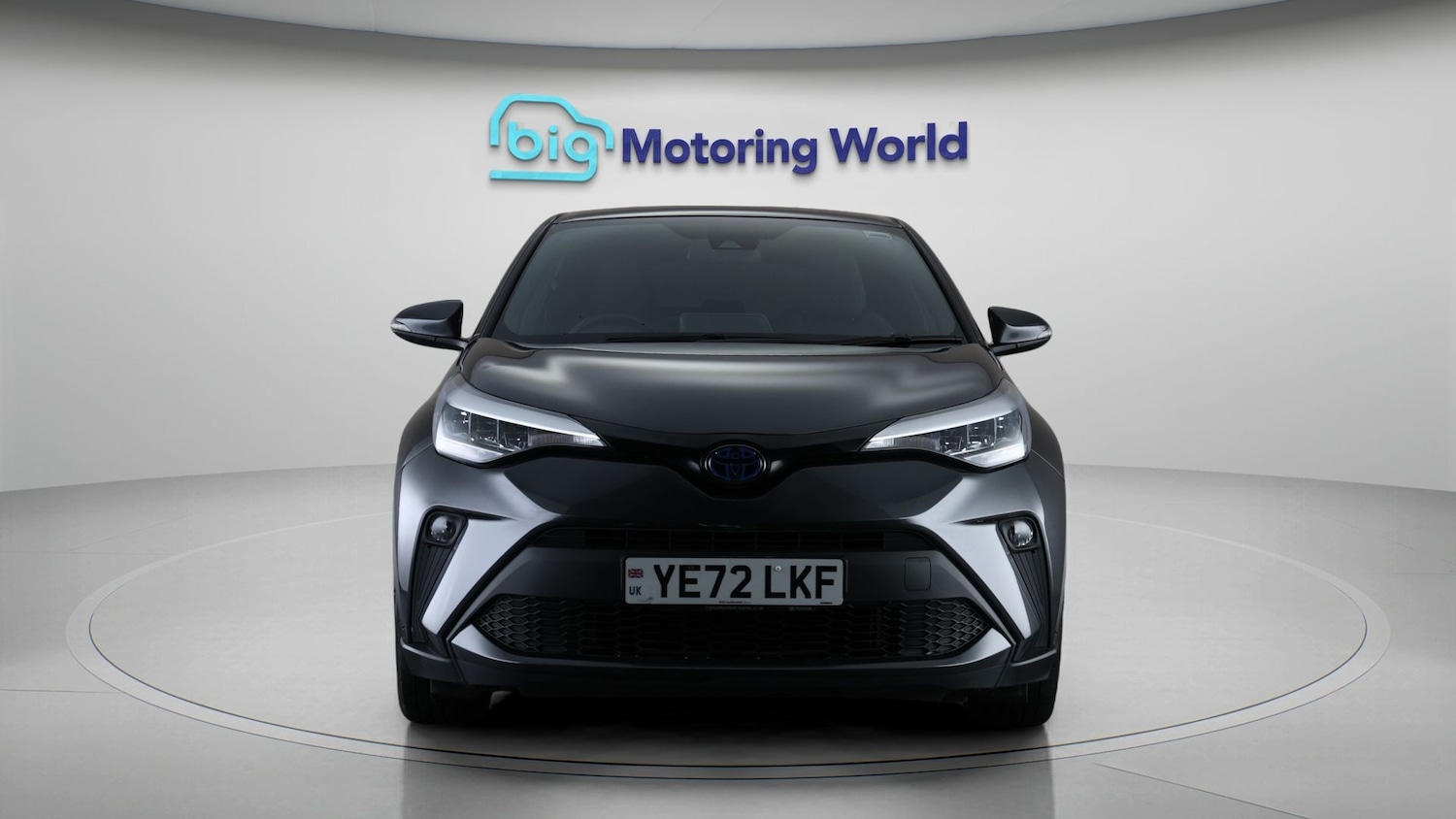 Used Toyota C-HR 2023 for sale - 77632579: Photo 2