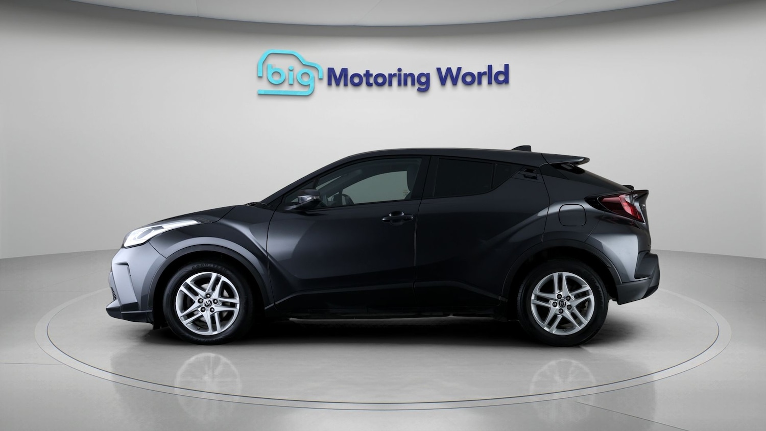 Used Toyota C-HR 2023 for sale - 77632579: Photo 4