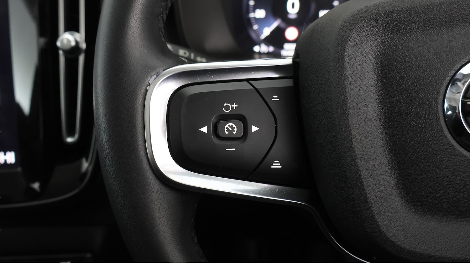 Used Volvo XC40 2022 for sale - 77570212: Photo 22