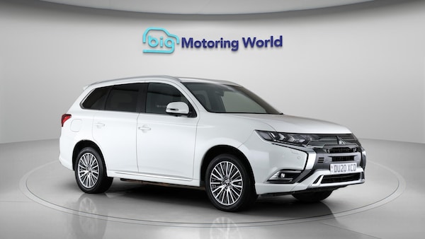 Used Mitsubishi Outlander 2020 for sale - 76179638: Photo 2