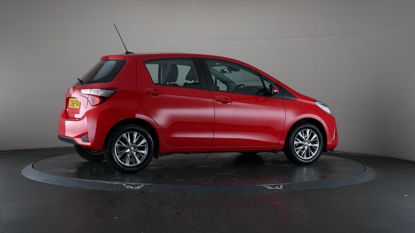 Used Toyota Yaris 2018 for sale - 76179639: Photo 64