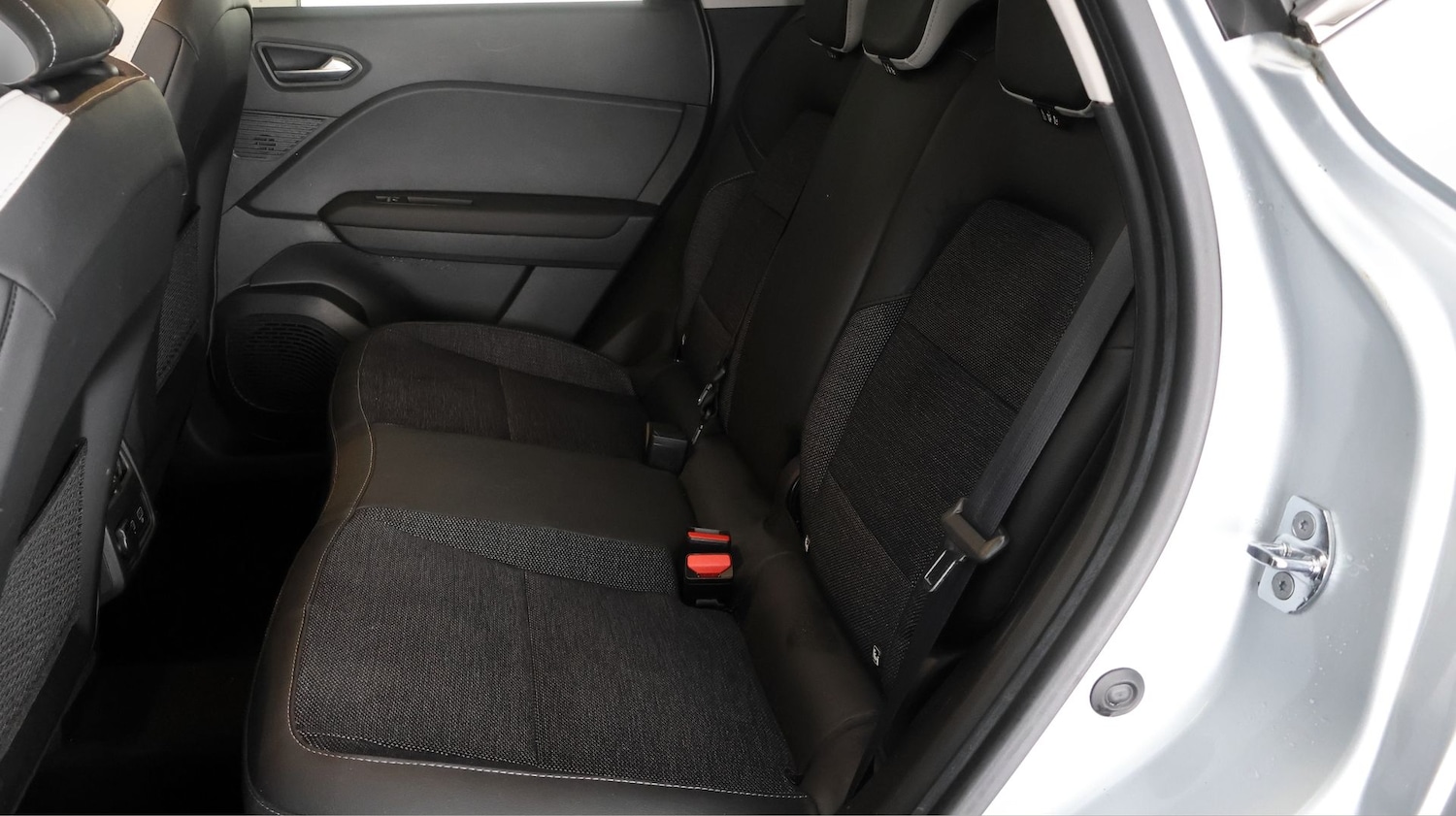 Used Renault Captur 2023 for sale - 77803325: Photo 15