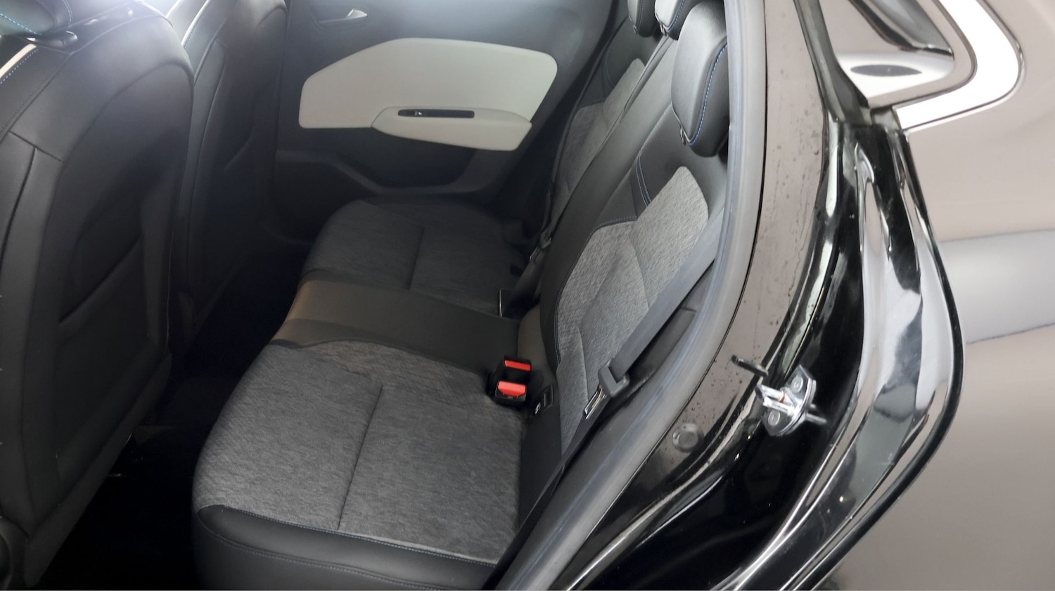 Used Renault Clio 2021 for sale - 77947218: Photo 15