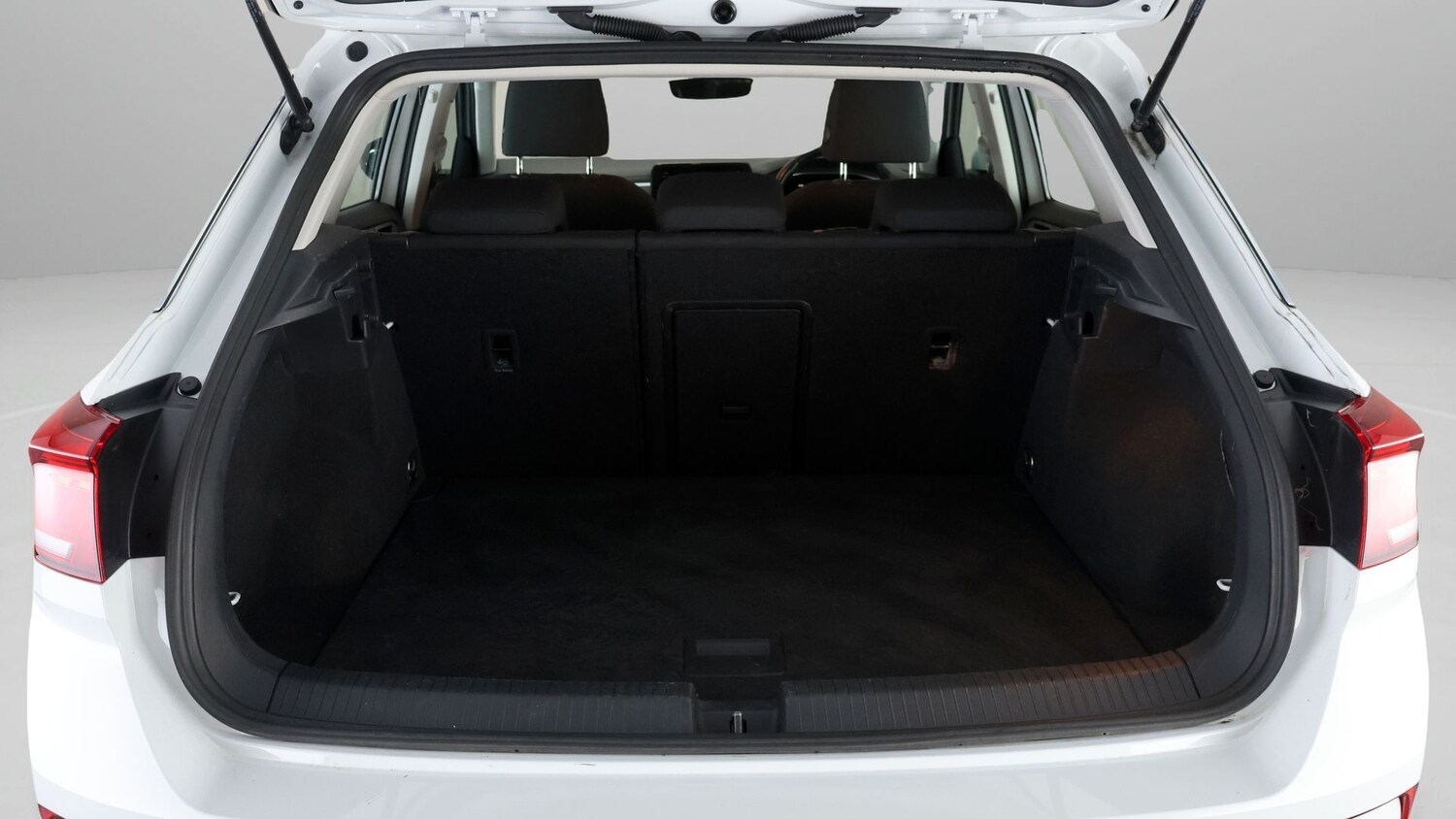 Used Volkswagen T-Roc 2022 for sale - 77638834: Photo 16