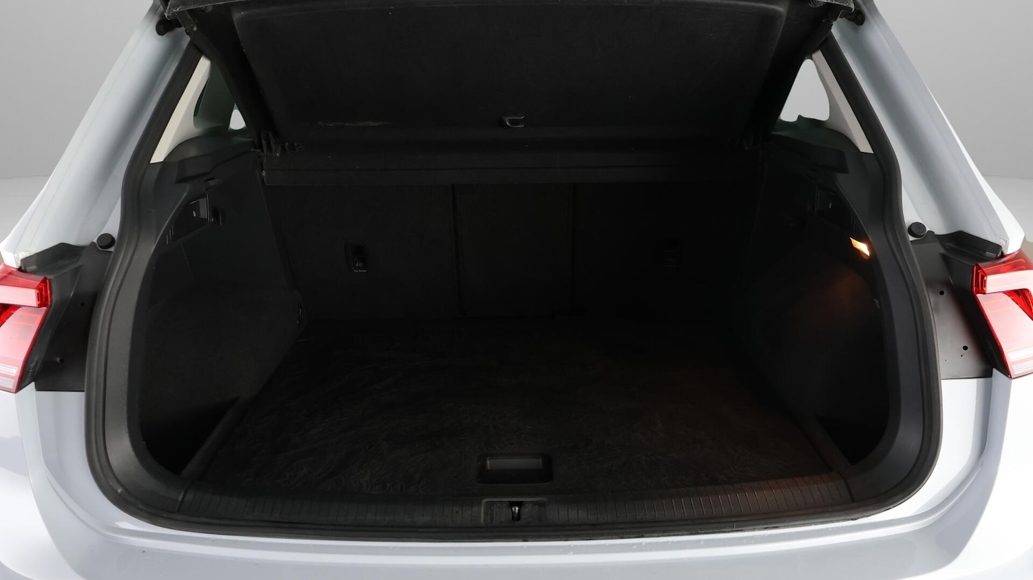 Used Volkswagen Tiguan 2018 for sale - 76314600: Photo 17