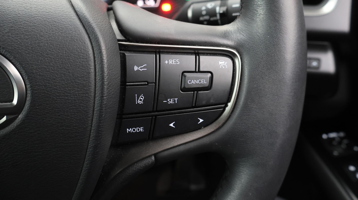 Used Lexus UX 2023 for sale - 77274719: Photo 22