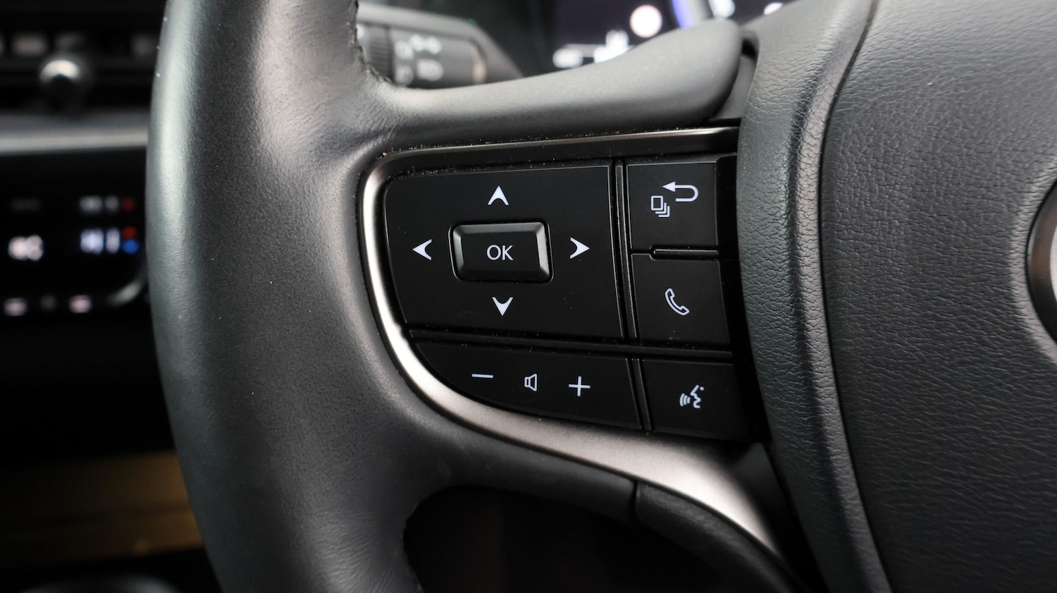 Used Lexus UX 2023 for sale - 77274719: Photo 23