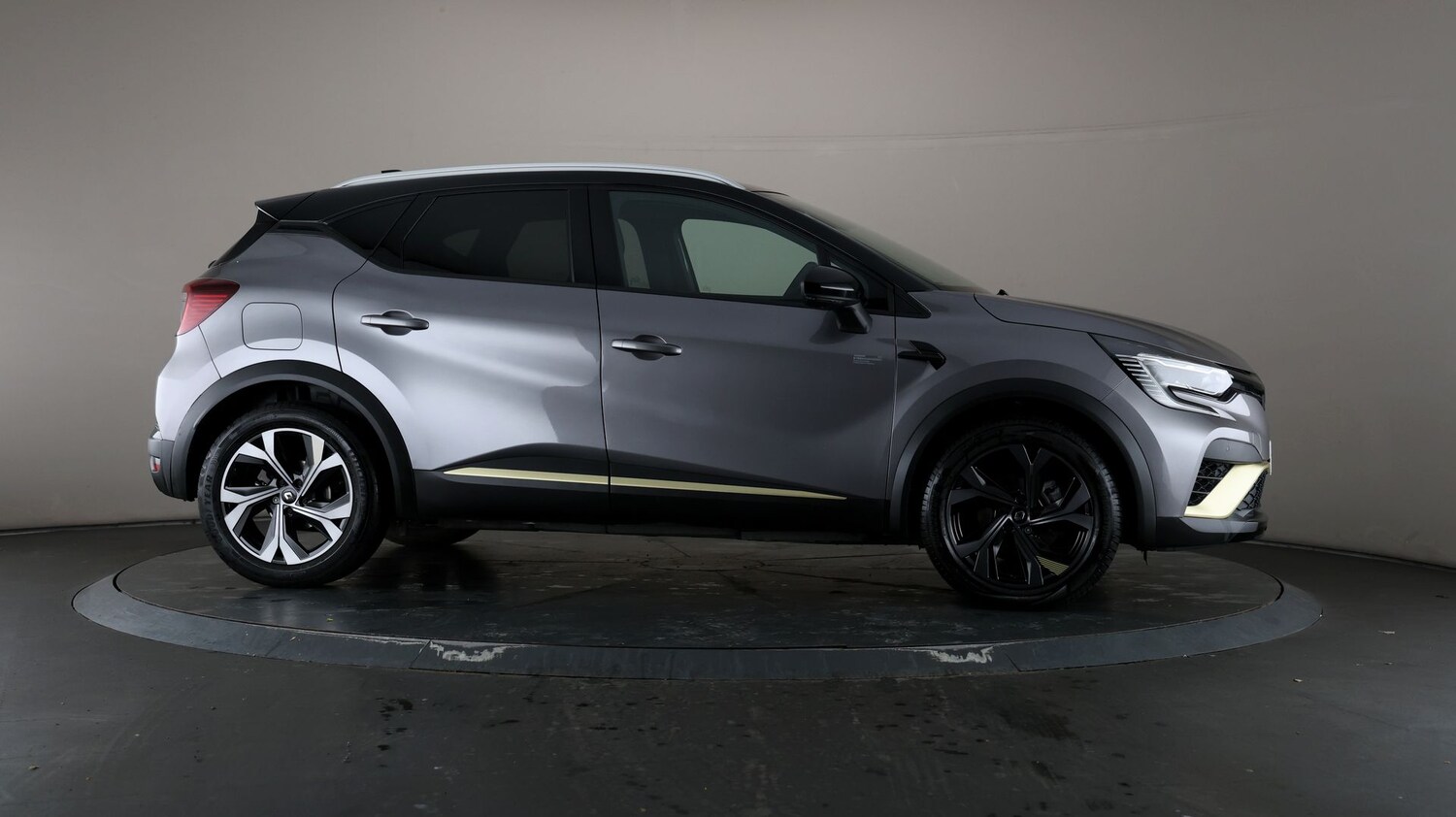 Used Renault Captur for sale - 76809598: Photo 51