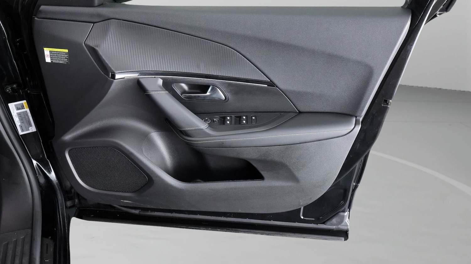 Used Peugeot E-2008 2022 for sale - 77428935: Photo 14