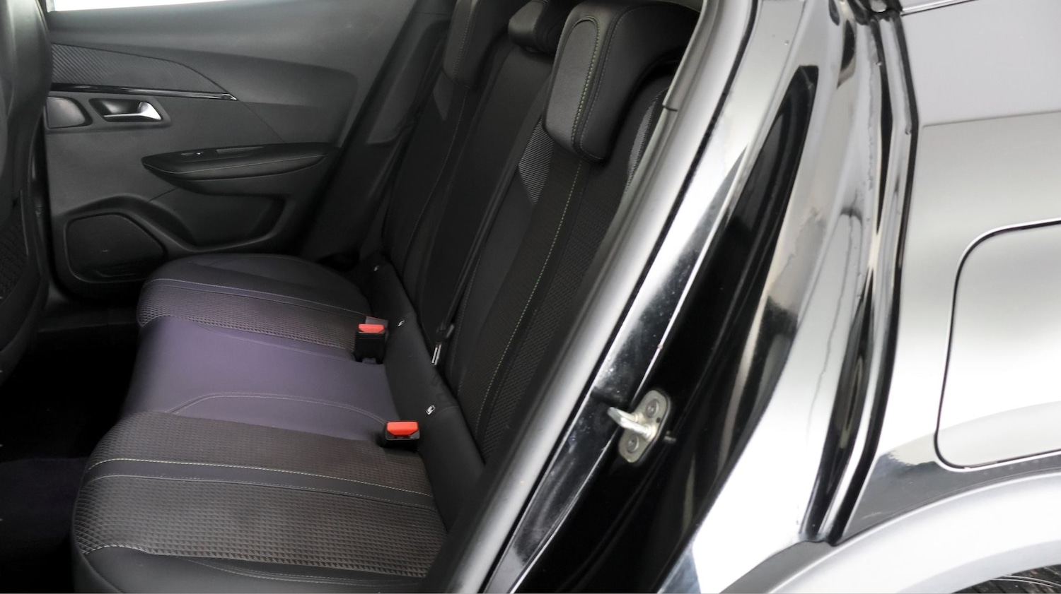 Used Peugeot E-2008 2022 for sale - 77428935: Photo 15