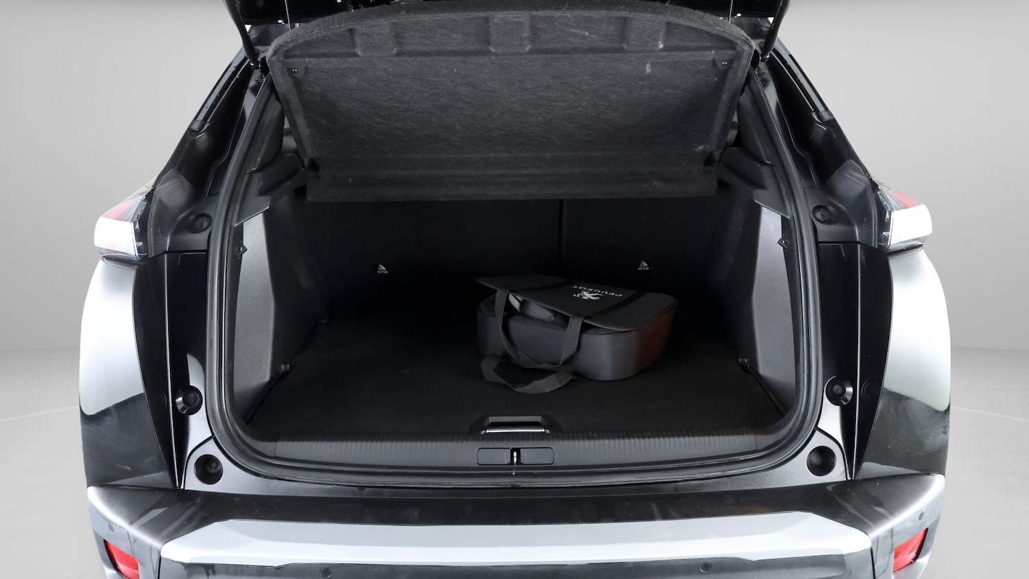 Used Peugeot E-2008 2022 for sale - 77428935: Photo 16