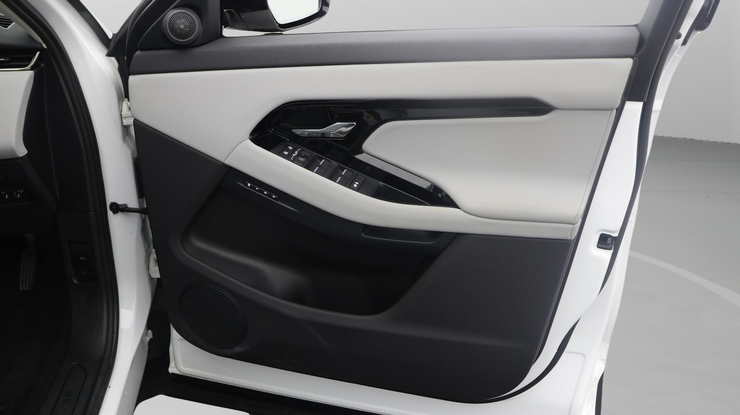 Used Land Rover Range Rover Evoque 2024 for sale - 76572818: Photo 16