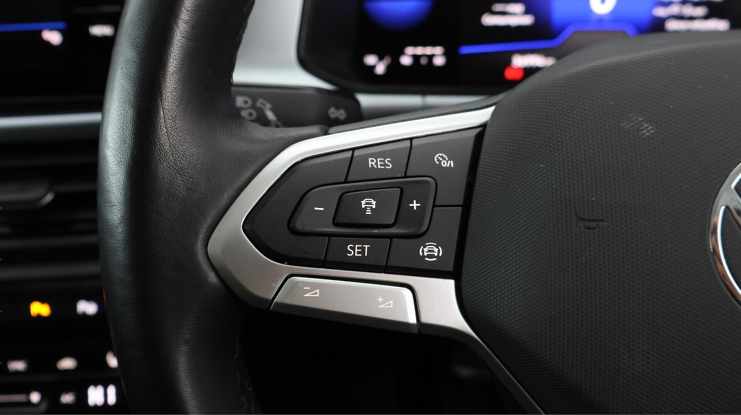 Used Volkswagen T-Roc 2022 for sale - 76700878: Photo 21