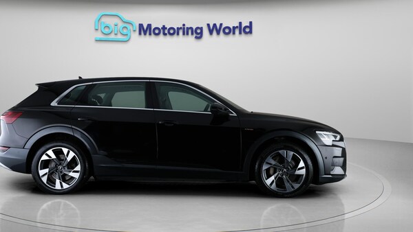 Used Audi e-tron 2021 for sale - 76283175: Photo 8