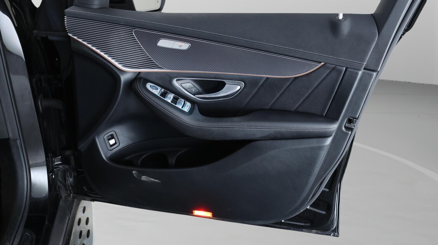 Used Mercedes-Benz EQC 2022 for sale - 76801660: Photo 16