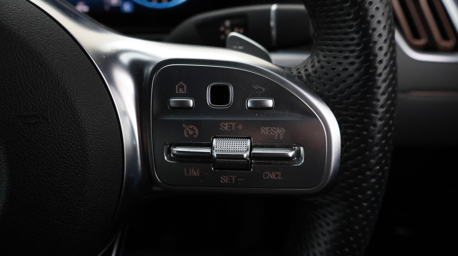 Used Mercedes-Benz EQC 2022 for sale - 76801660: Photo 26