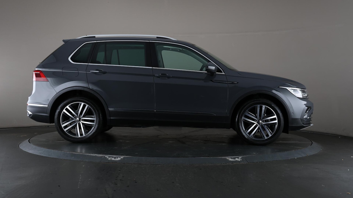 Used Volkswagen Tiguan 2022 for sale - 75978704: Photo 36